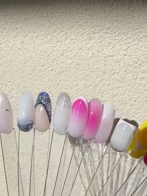 Nuancier nail art réalisé par MarySara à Toulon