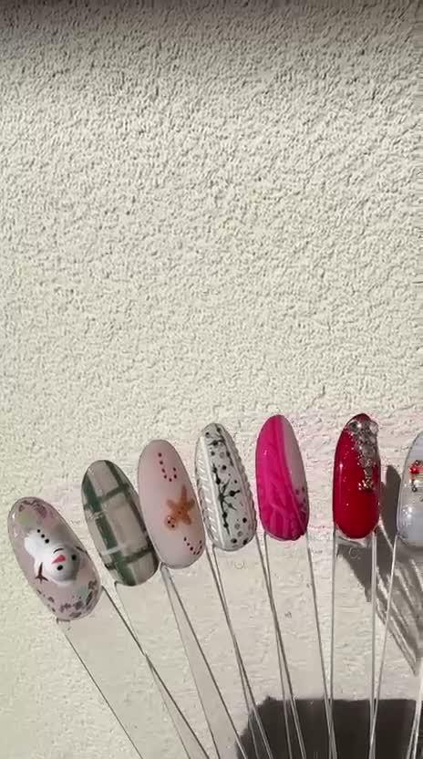 Nuancier nail art réalisé par MarySara à Toulon