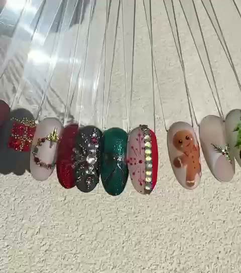 Nuancier nail art réalisé par MarySara à Toulon