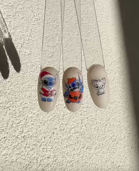 Nuancier nail art réalisé par MarySara à Toulon