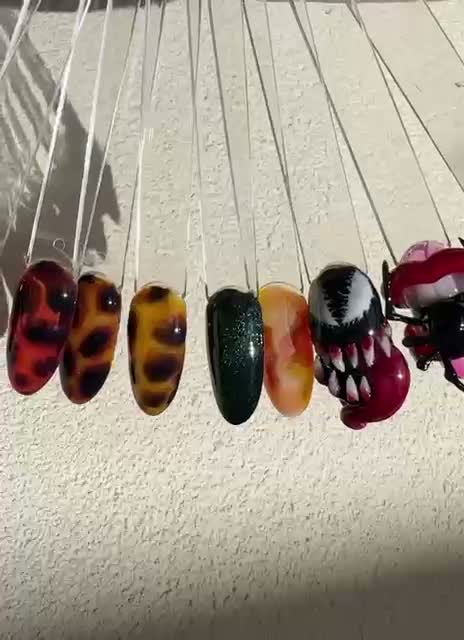 Nuancier nail art réalisé par MarySara à Toulon